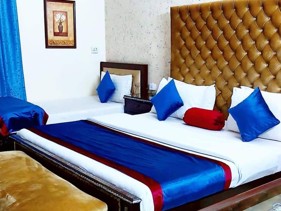 New Pakeeza Hotel ลาฮอร์ ภายนอก รูปภาพ