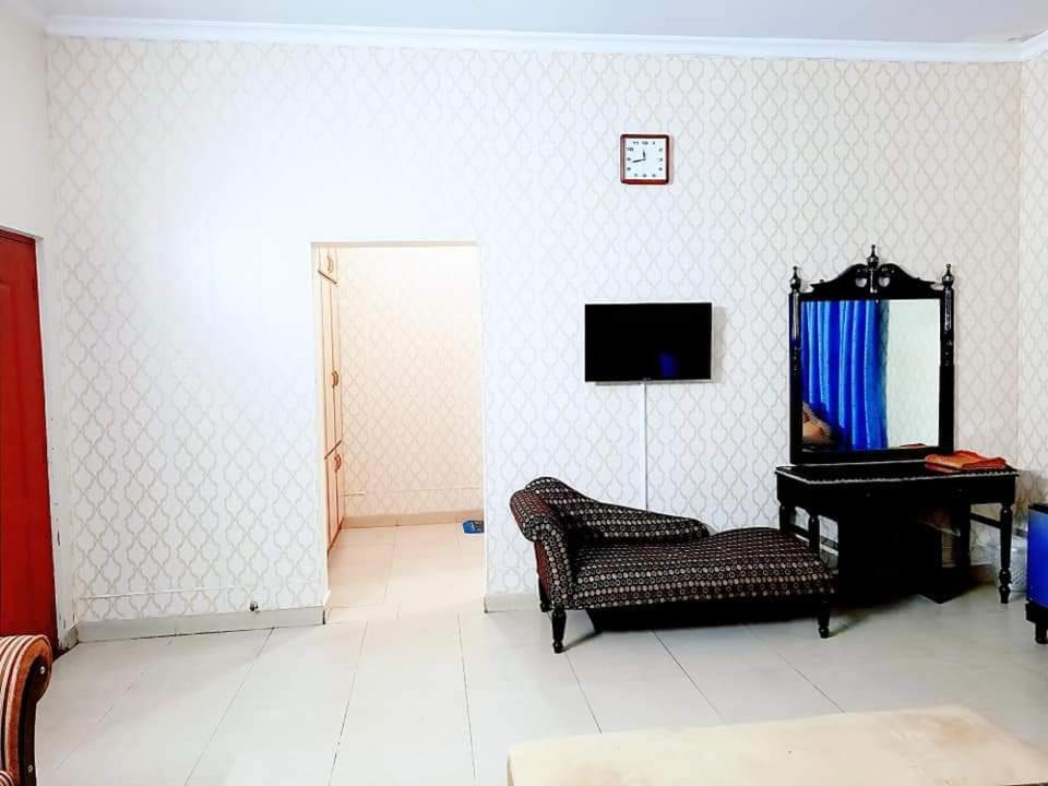 New Pakeeza Hotel ลาฮอร์ ภายนอก รูปภาพ