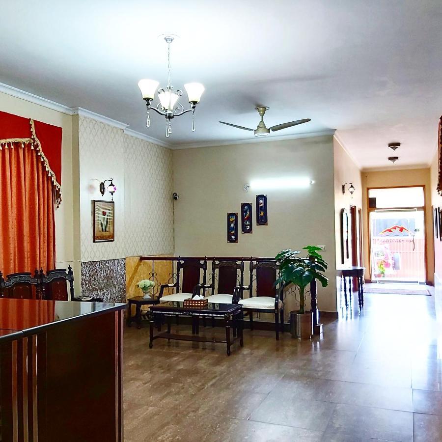 New Pakeeza Hotel ลาฮอร์ ภายนอก รูปภาพ