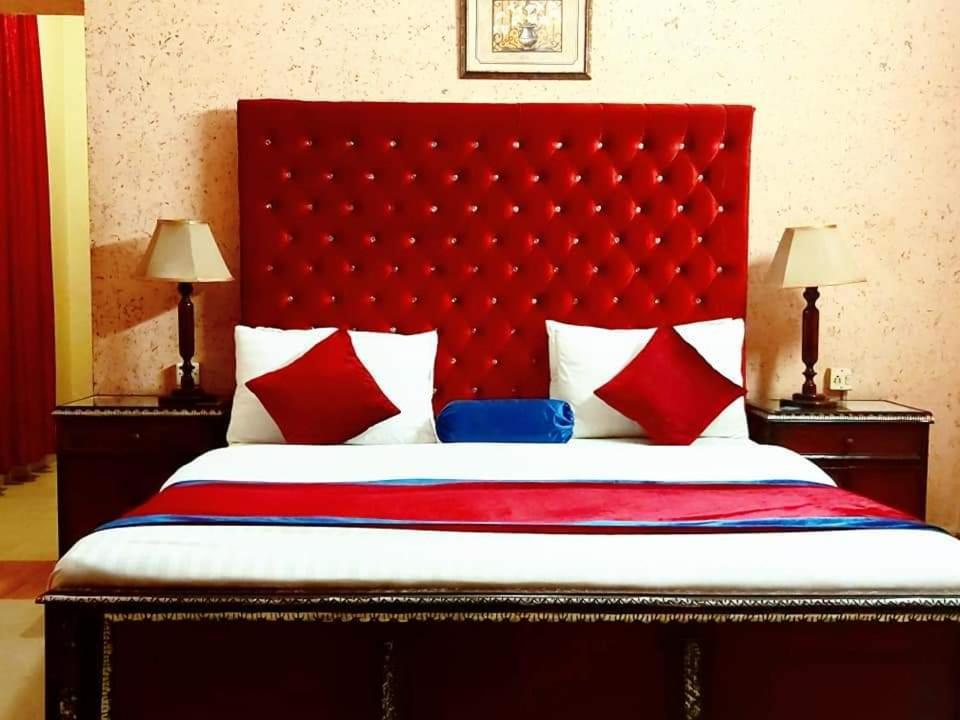 New Pakeeza Hotel ลาฮอร์ ภายนอก รูปภาพ