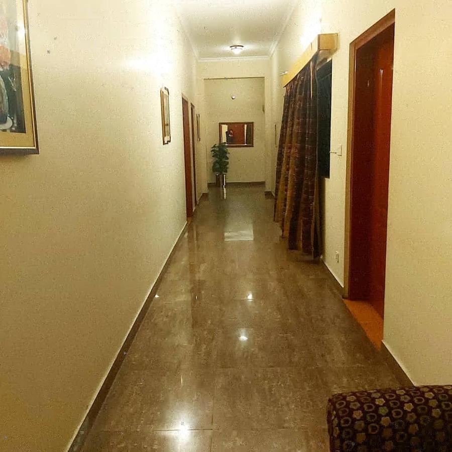 New Pakeeza Hotel ลาฮอร์ ภายนอก รูปภาพ